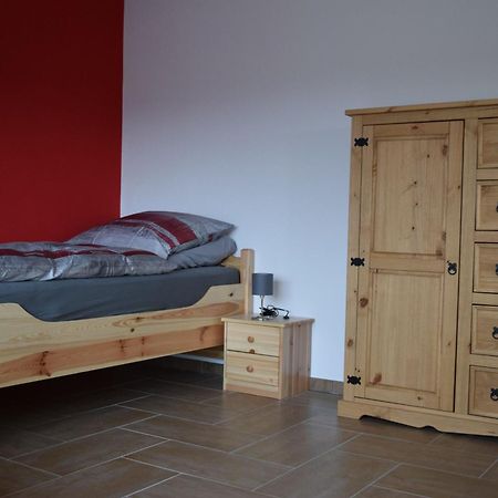 Hunsruecker-Fewo - Die Erlebnishuette - 2 Ferienwohnungen Im Hunsrueck In Unzenberg Gobenhausen Kamer foto