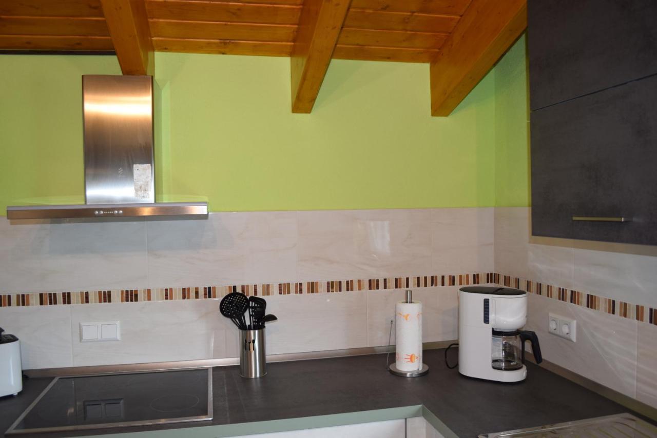 Hunsruecker-Fewo - Die Erlebnishuette - 2 Ferienwohnungen Im Hunsrueck In Unzenberg Gobenhausen Kamer foto